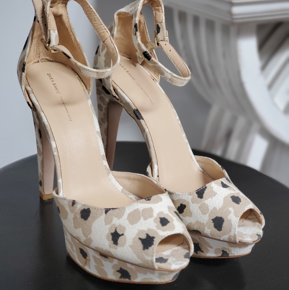 Zara Basic Platform Animal Print Canvas Sandal 40